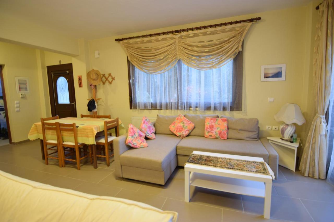 The Olive House Villa Nea Skioni Rum bild