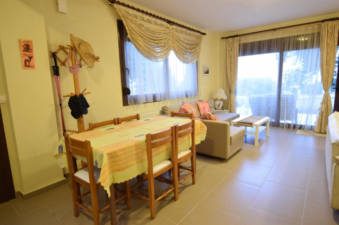 The Olive House Villa Nea Skioni Rum bild